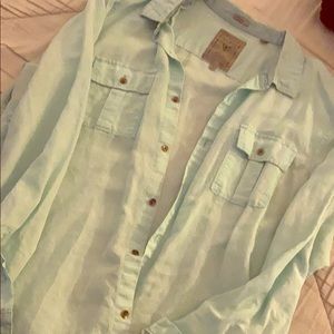 Guess men’s L linen-like button down shirt